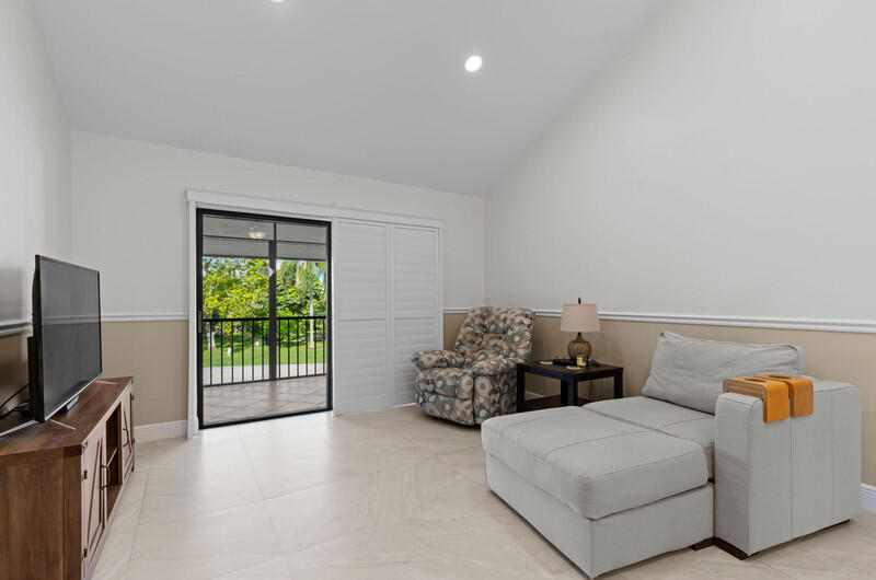 702 Wingfoot Drive, Unit D Jupiter, FL 33458 - Photo 17 of 39 Livingroom 3