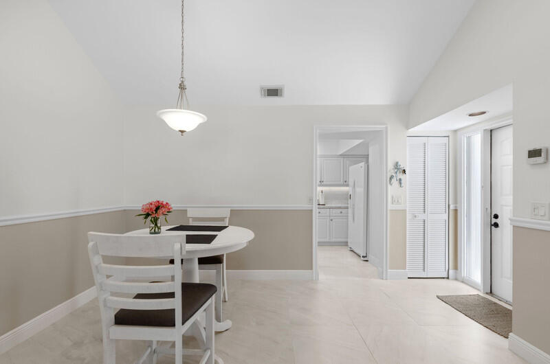 702 Wingfoot Drive, Unit D Jupiter, FL 33458 - Photo 20 of 39 Dining Room