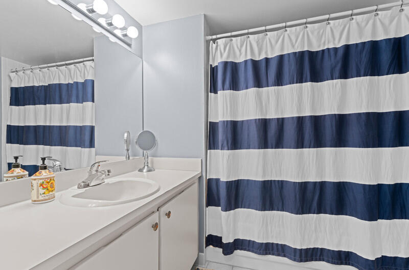 702 Wingfoot Drive, Unit D Jupiter, FL 33458 - Photo 25 of 39 Second Bath 2