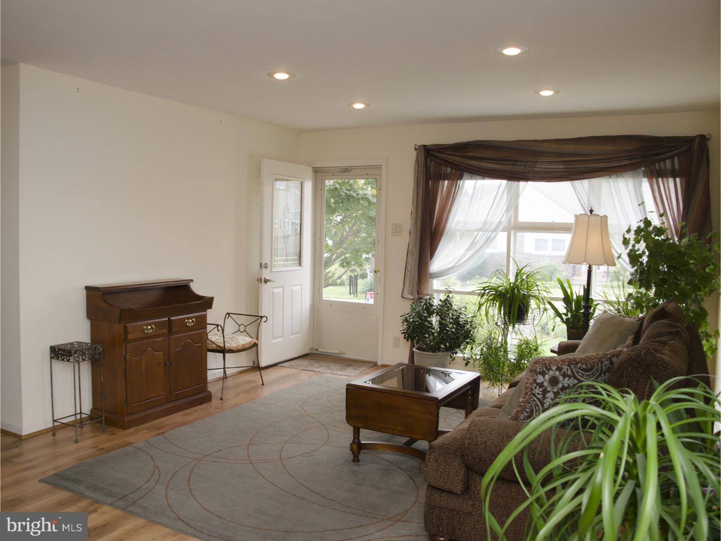 507 Larkspur Street Philadelphia, PA 19116 - Photo 4 of 20 Gallery Image 4