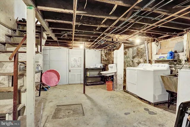 a view of a storage & utility room