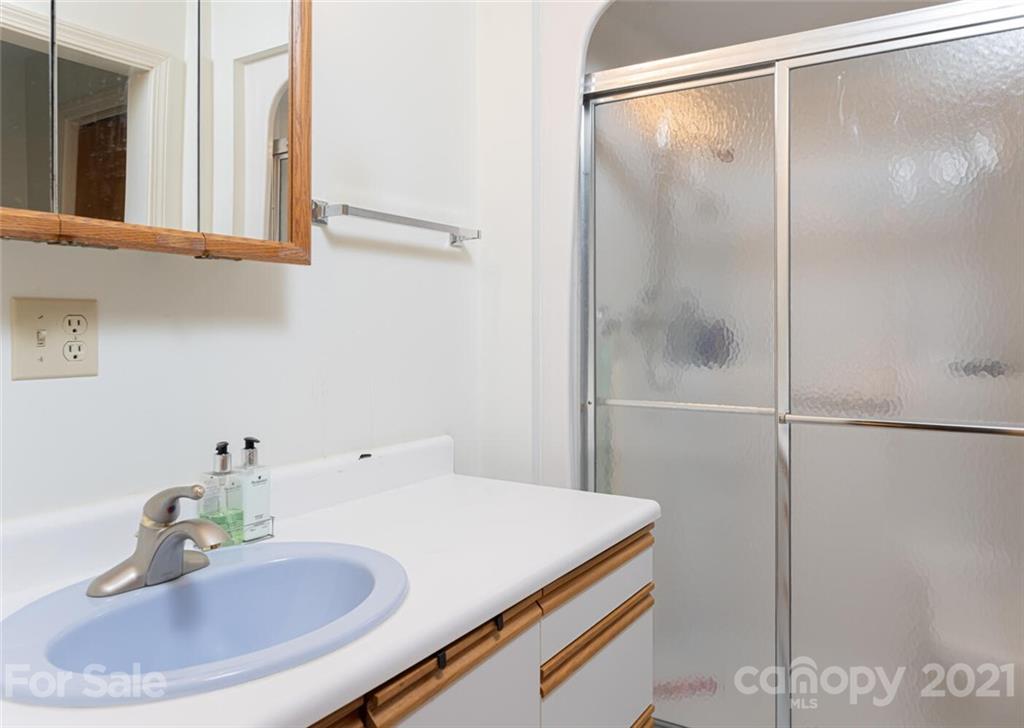 1398 Macedonia Road Saluda, NC 28773 - Photo 28 of 48 Gallery Image 28