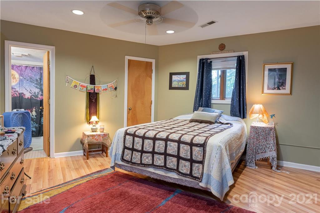 1398 Macedonia Road Saluda, NC 28773 - Photo 33 of 48 Gallery Image 33