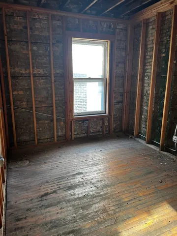 $129,900 | 143 West 74th Street, Chicago, IL 60621