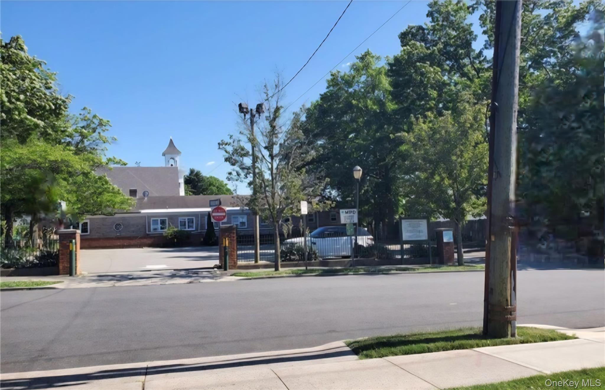 21-23 George Street Manhasset, NY 11030 - Photo 6 of 15 a building view