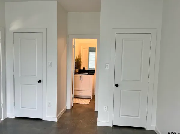 $1,800 | 18747 FM 2493, Flint, TX 75762