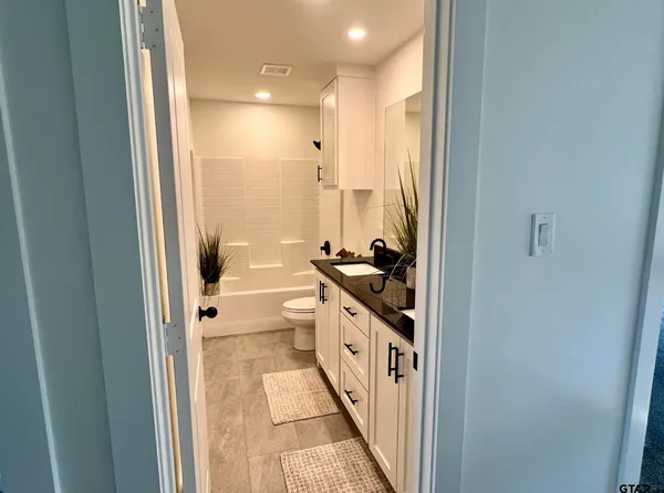 $1,800 | 18747 FM 2493, Flint, TX 75762