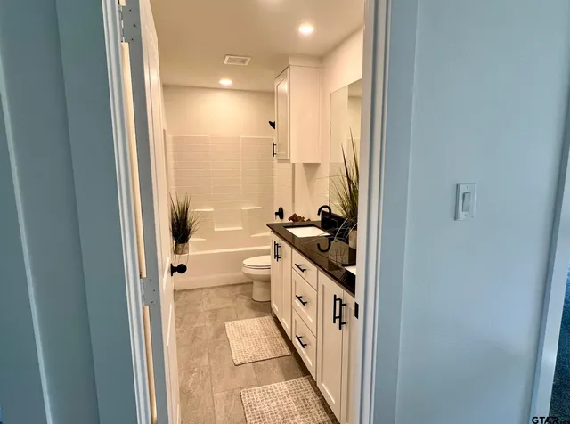 $1,800 | 18747 FM 2493, Flint, TX 75762