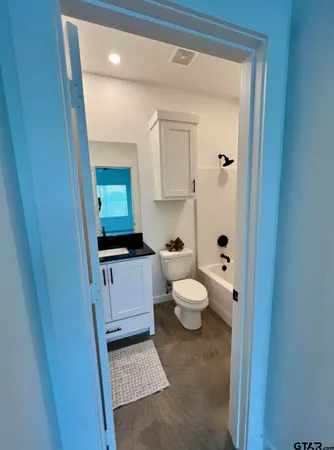 $1,800 | 18747 FM 2493, Flint, TX 75762