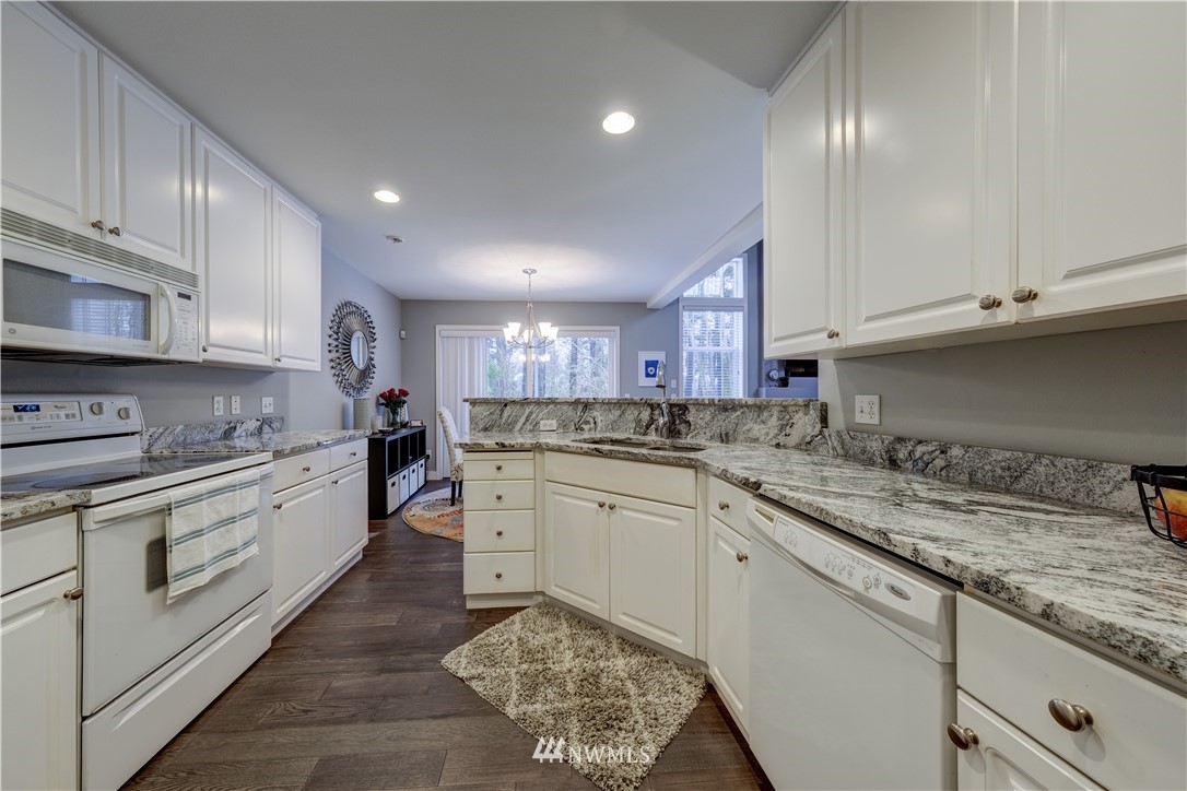 557 Elma Avenue Northeast Renton, WA 98059 - Photo 11 of 25 Gallery Image 11