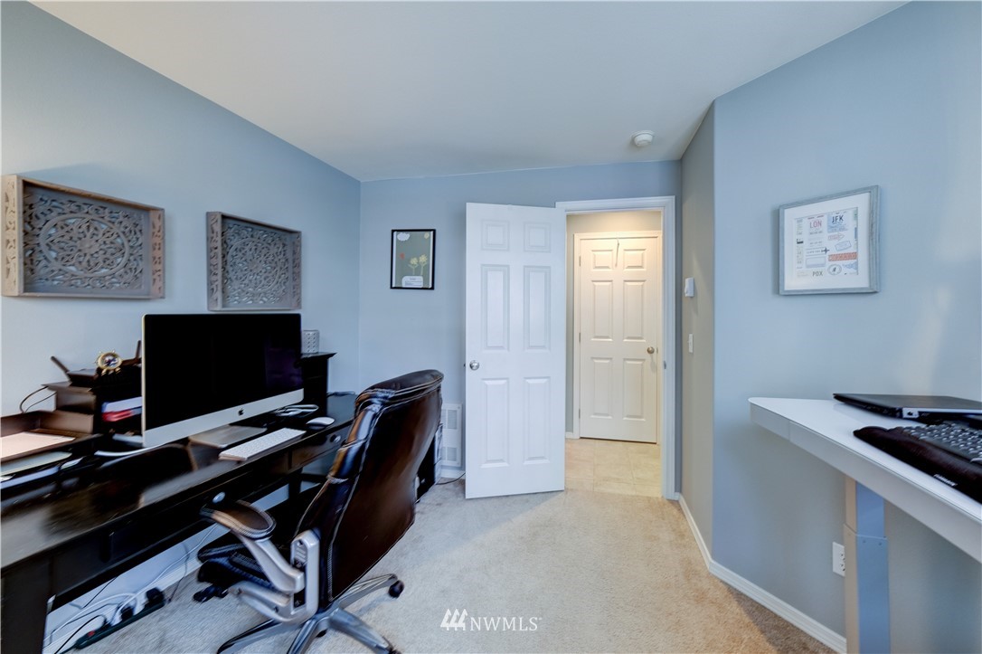 557 Elma Avenue Northeast Renton, WA 98059 - Photo 15 of 25 Gallery Image 15