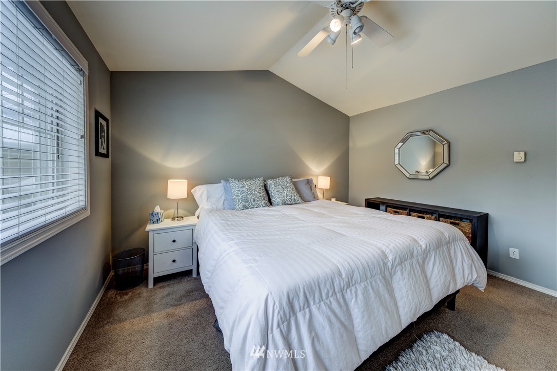 557 Elma Avenue Northeast Renton, WA 98059 - Photo 18 of 25 Gallery Image 18