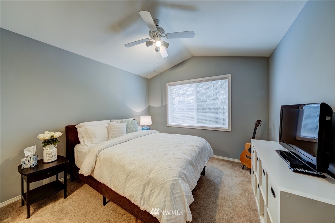 557 Elma Avenue Northeast Renton, WA 98059 - Photo 20 of 25 Gallery Image 20