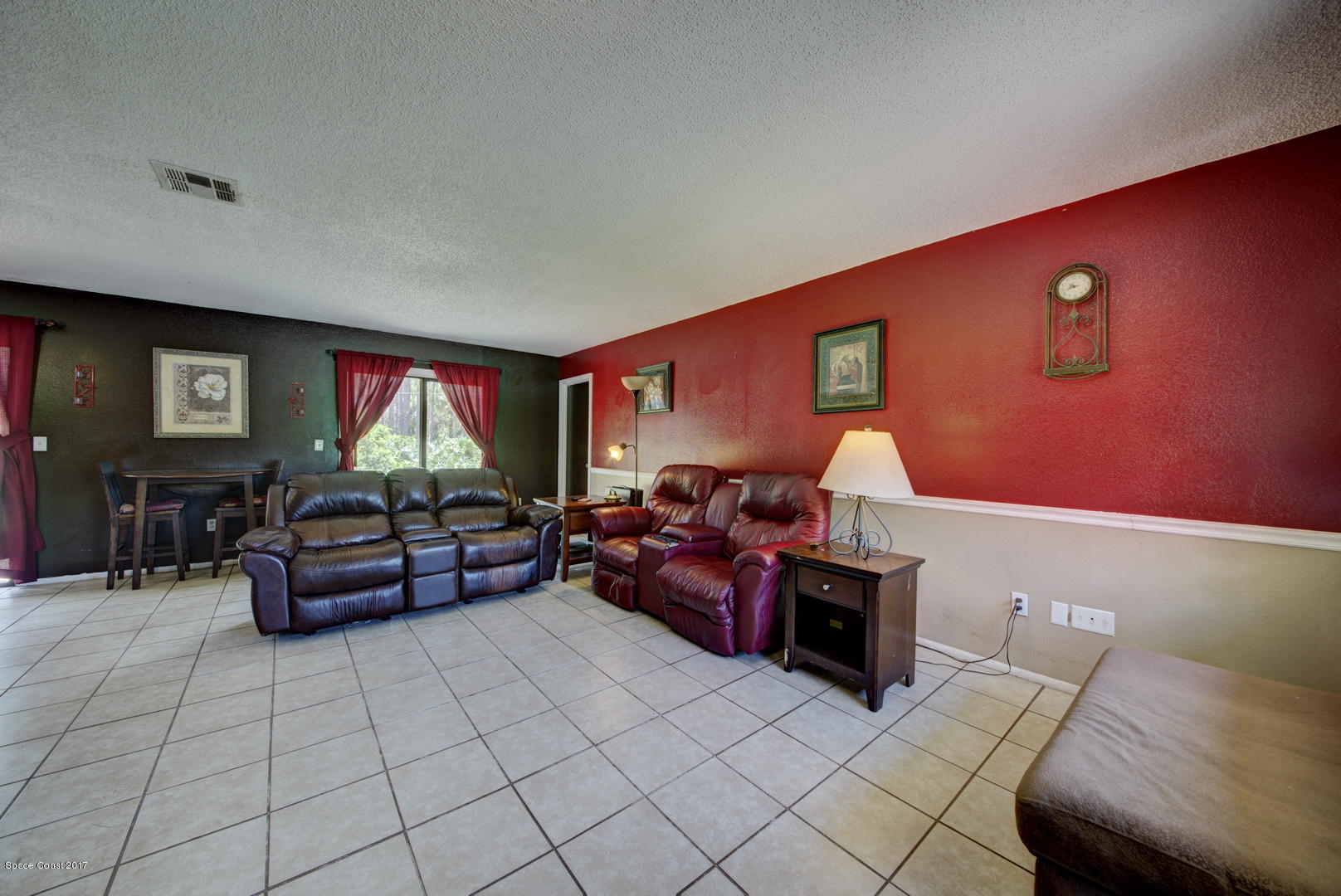 665 Weaver Road Southwest Palm Bay, FL 32908 - Photo 6 of 21 Living Room