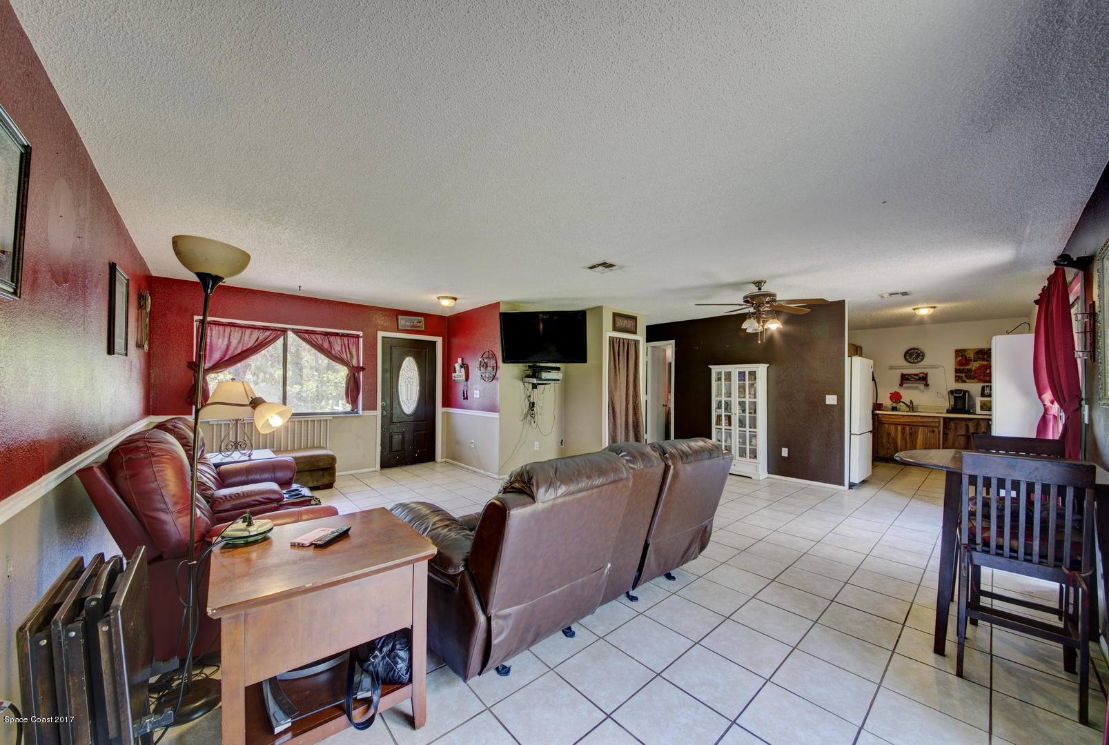 665 Weaver Road Southwest Palm Bay, FL 32908 - Photo 9 of 21 Living & Dining Areas
