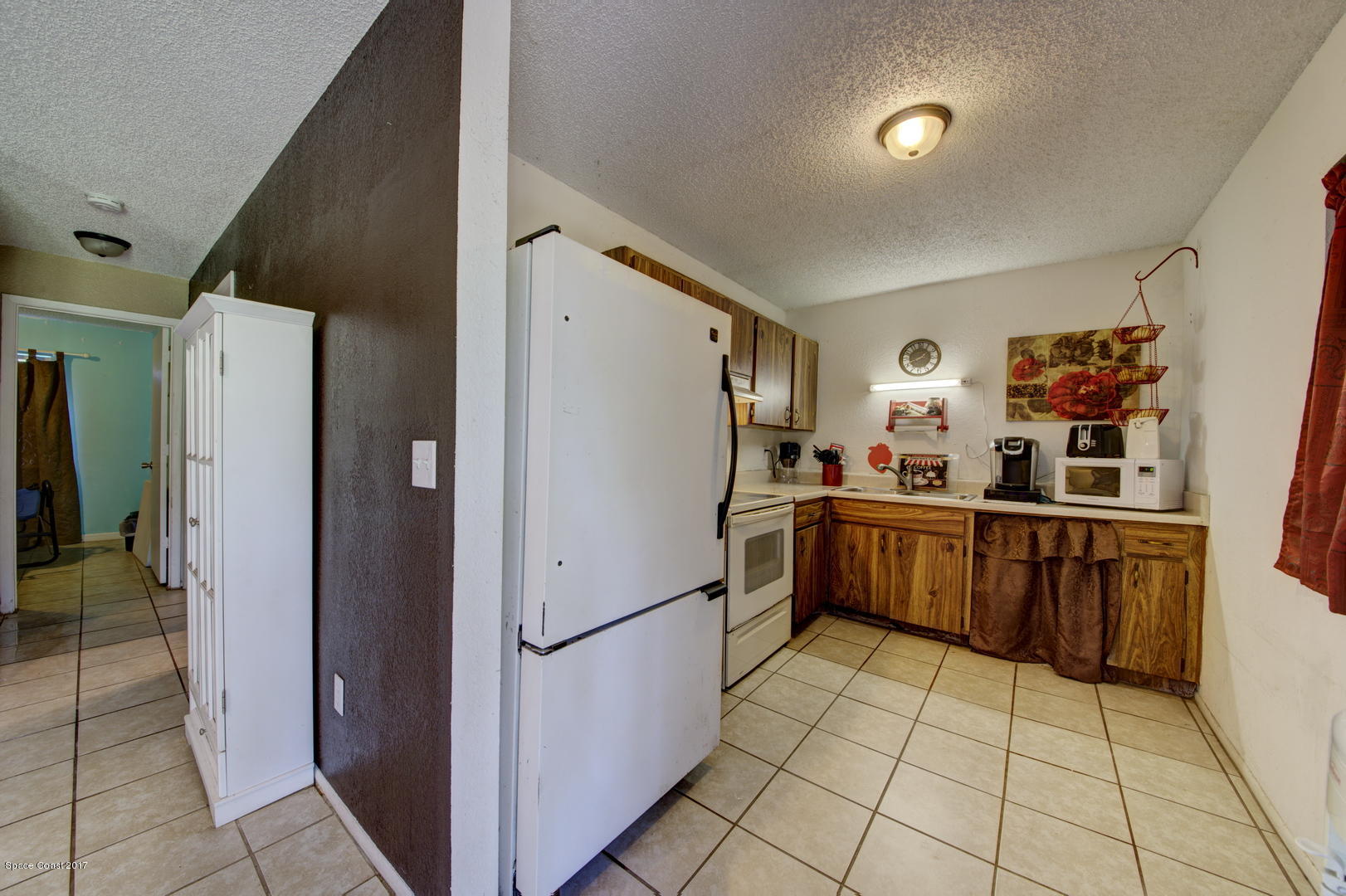 665 Weaver Road Southwest Palm Bay, FL 32908 - Photo 10 of 21 Kitchen