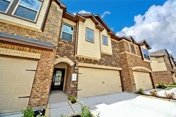 $2,250 | 3332 Rainflower Springs Lane, Rosenberg, TX 77471