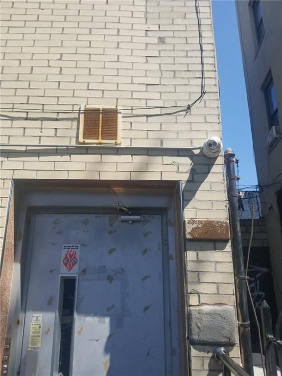 269 55th Street Brooklyn, NY 11220 - Photo 19 of 27 a picture of a bathroom