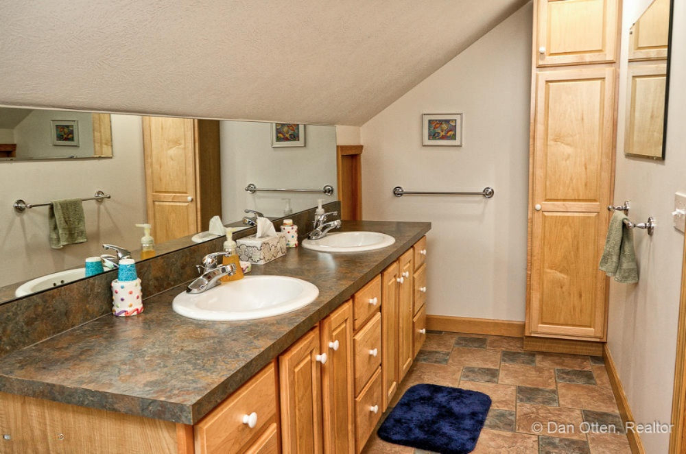 4472 Trails End Road Middleville, MI 49333 - Photo 24 of 45 Upper Level Full Bath view 1