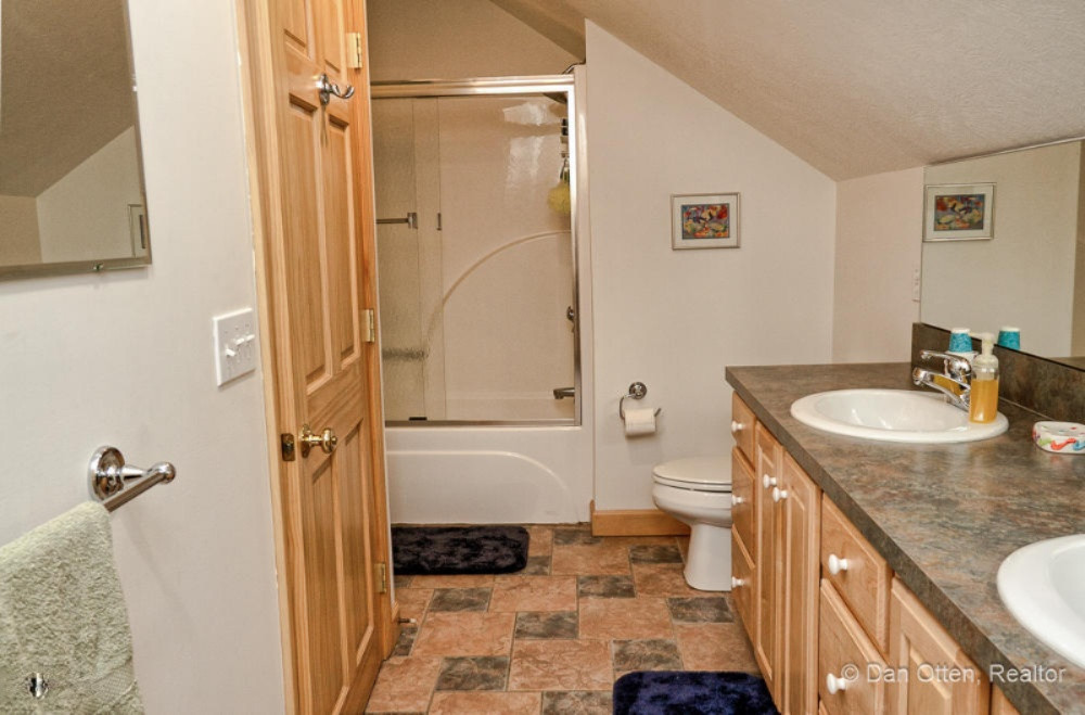 4472 Trails End Road Middleville, MI 49333 - Photo 25 of 45 Upper Level Full Bath view 2