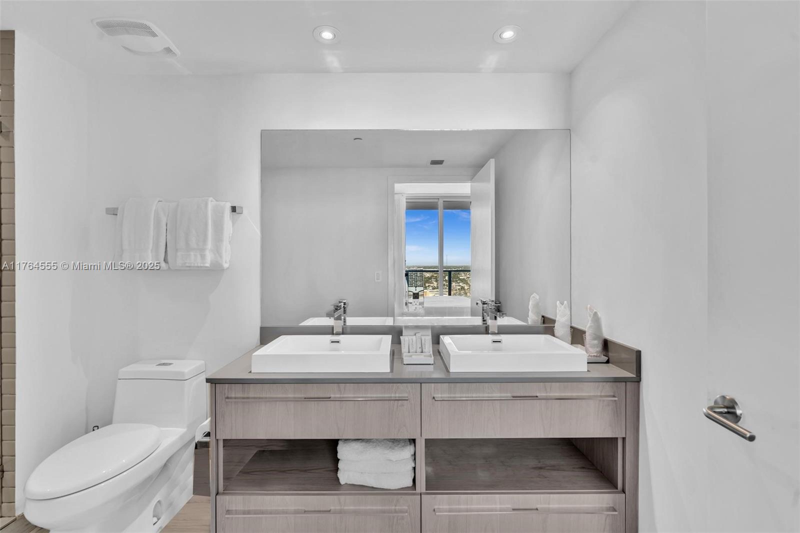 4010 South Ocean Drive, Unit R3106 Hollywood, FL 33019 - Photo 21 of 59