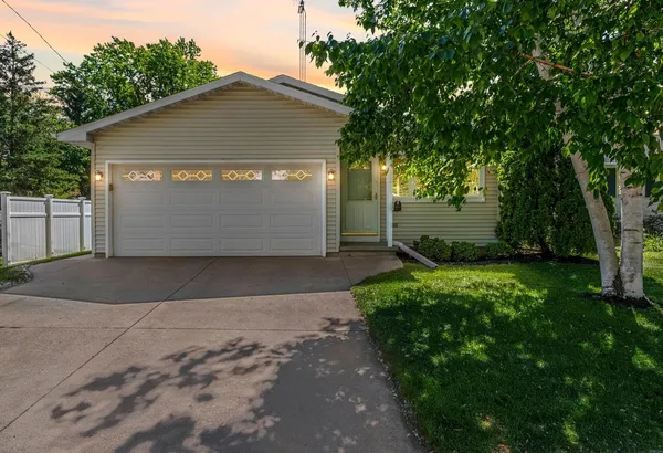 $279,900 | 2352 Mt Vernon Street, Oshkosh, WI 54901