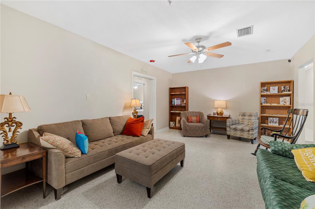 207 West Wheeler Road Seffner, FL 33584 - Photo 17 of 43
