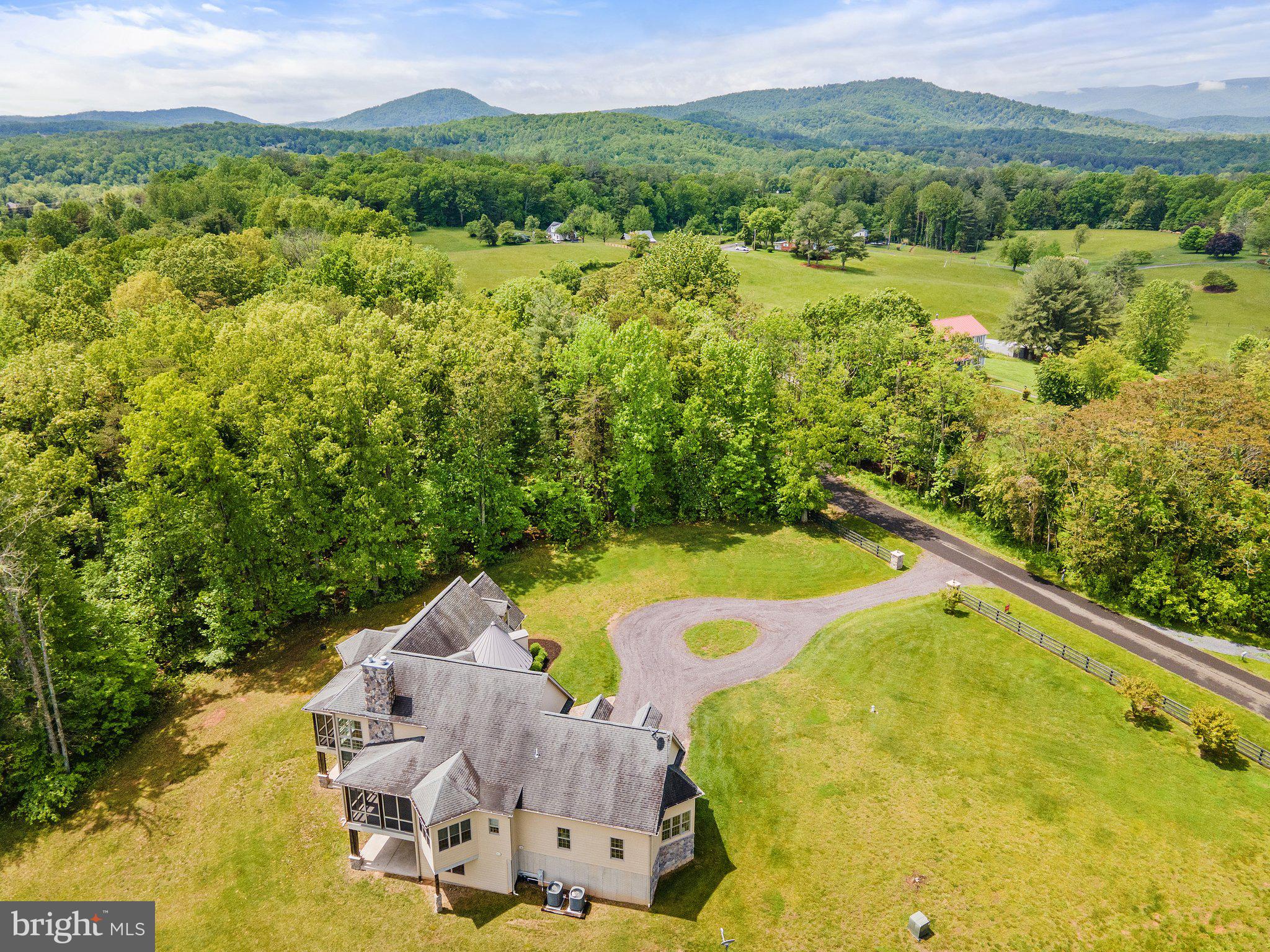 324 Aaron Mountain Road Castleton, VA 22716 - Photo 17 of 81