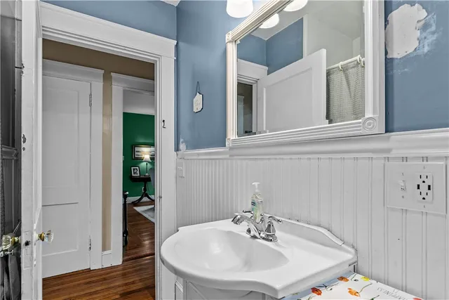 $990,000 | 129 Bliss Mine Road, Newport, RI 02840