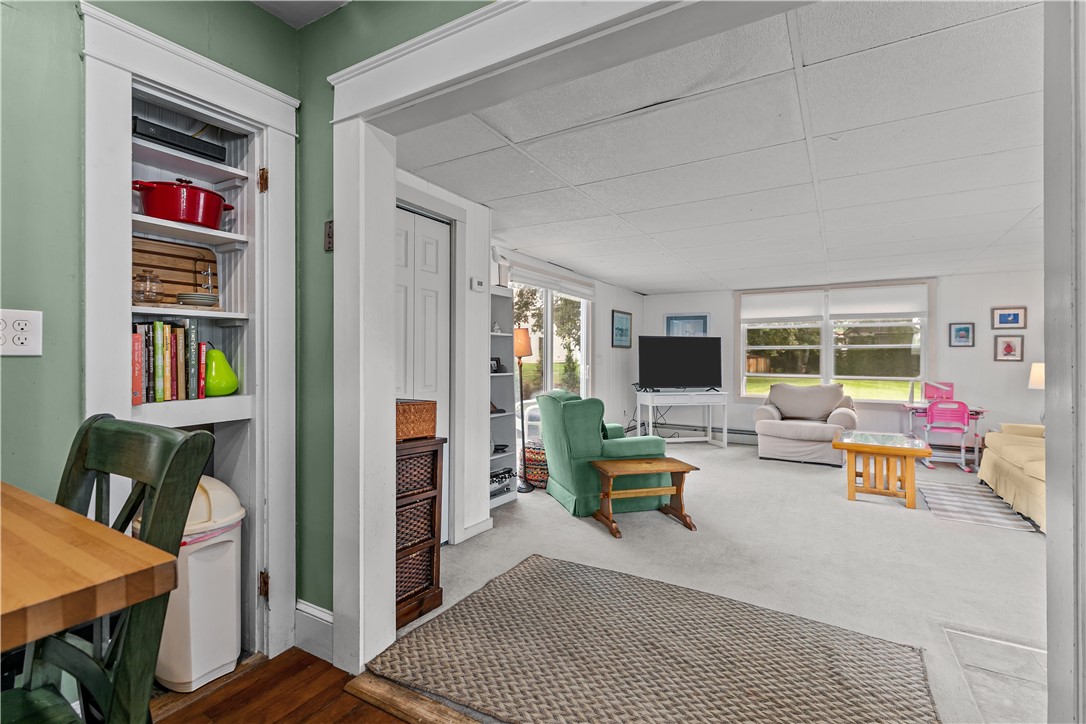 129 Bliss Mine Road Newport, RI 02840 - Photo 19 of 44