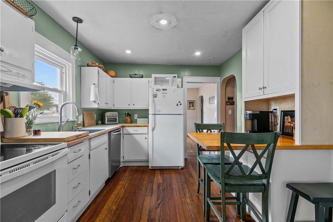 129 Bliss Mine Road Newport, RI 02840 - Photo 21 of 44