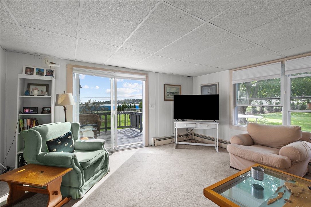 129 Bliss Mine Road Newport, RI 02840 - Photo 22 of 44