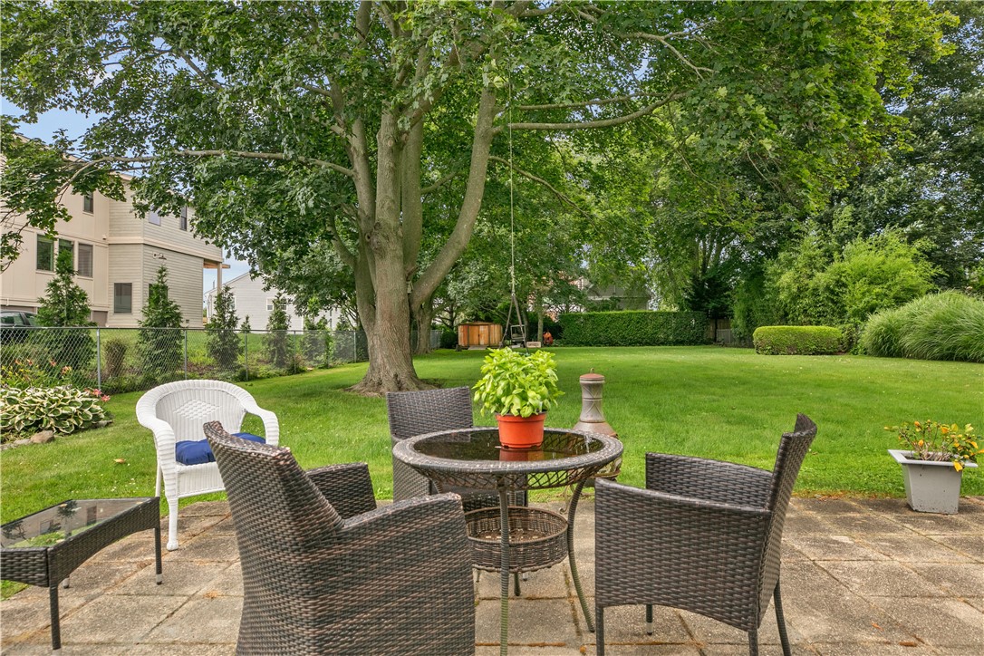 129 Bliss Mine Road Newport, RI 02840 - Photo 30 of 44