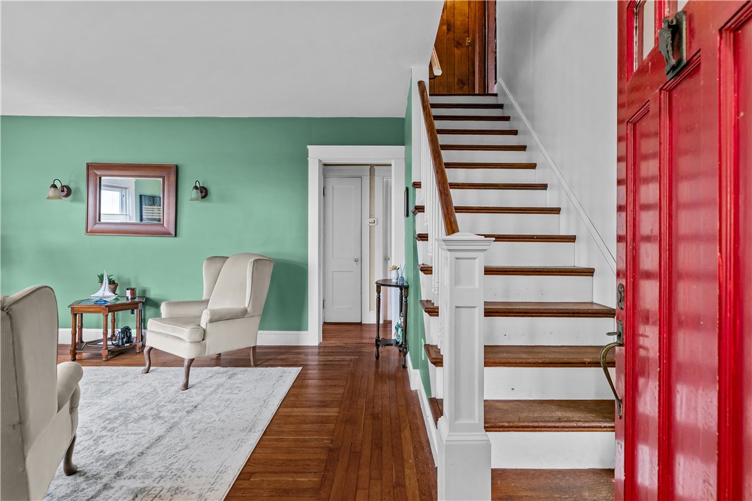 129 Bliss Mine Road Newport, RI 02840 - Photo 4 of 44