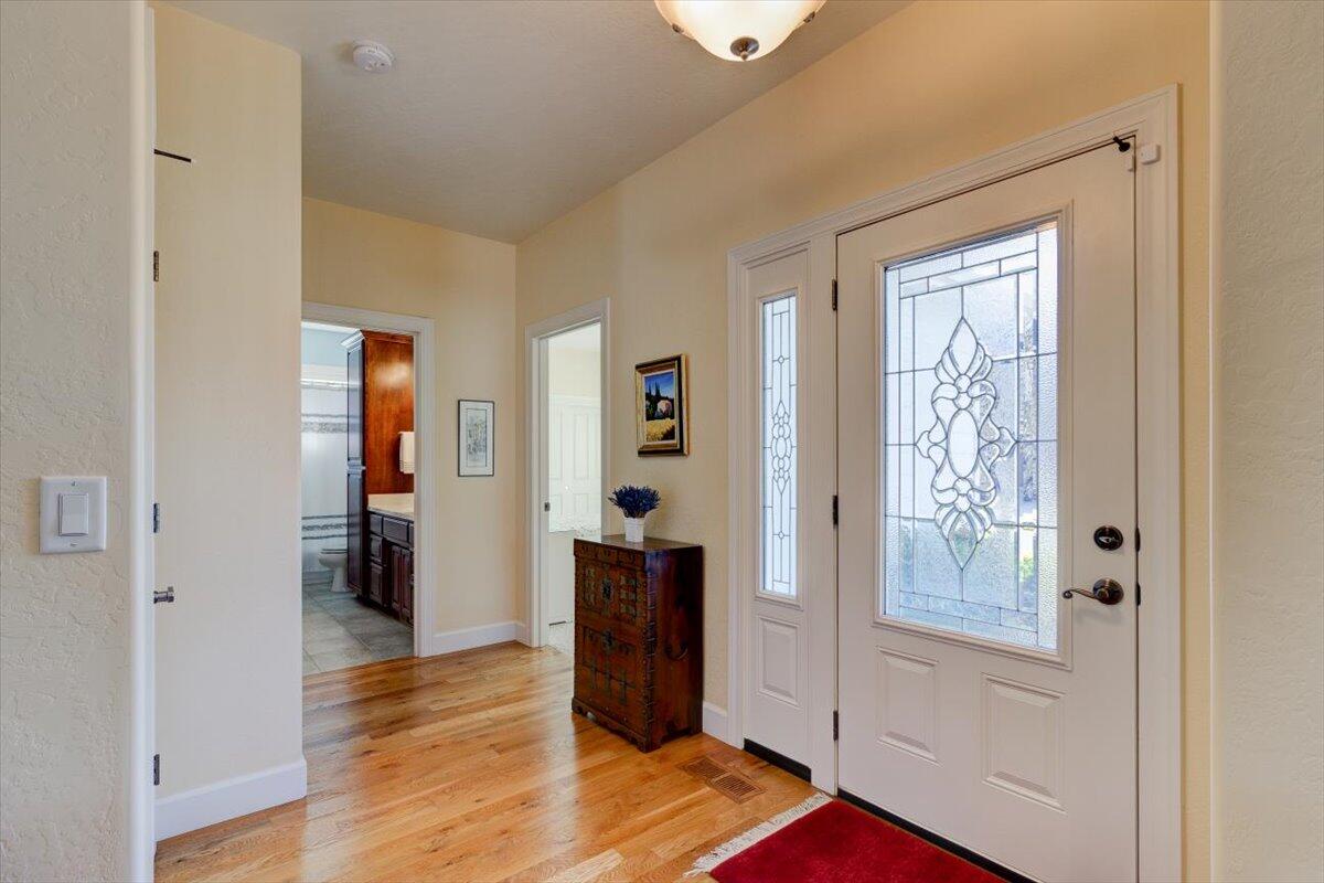 930 Buck Point Street Central Point, OR 97502 - Photo 22 of 37 06-930 Buck Point Street-6