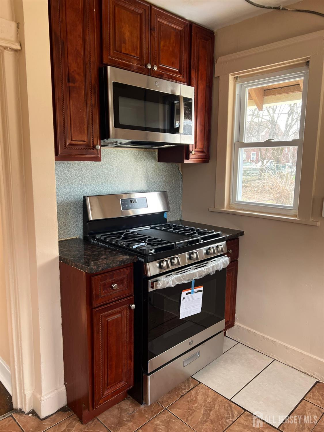 182 Fulton Street New Brunswick, NJ 08901 - Photo 1 of 9