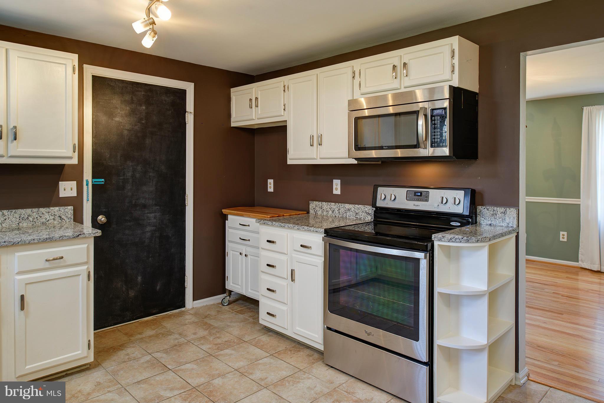 7610 Trail Run Road Falls Church, VA 22042 - Photo 9 of 29 Update kitchen w/ stainless steel appliances