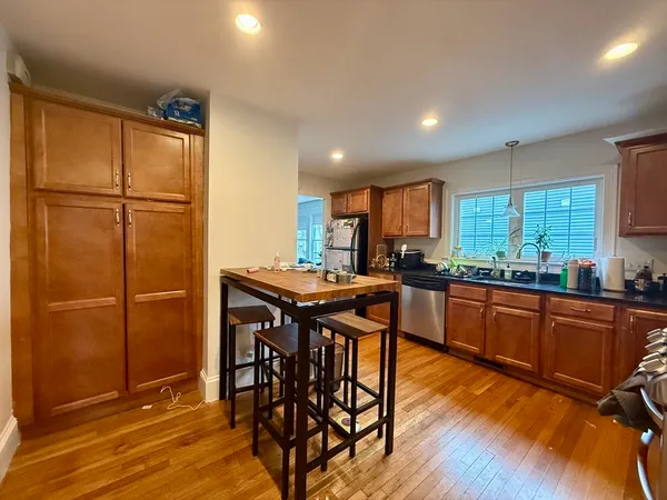 $3,350 | 253 Brown Street, Unit 1, Waltham, MA 02453