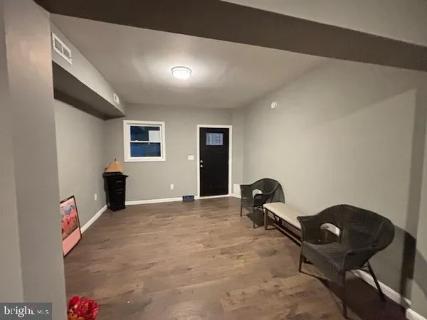 $1,400 | 537 North Mechanic Street, Cumberland, MD 21502