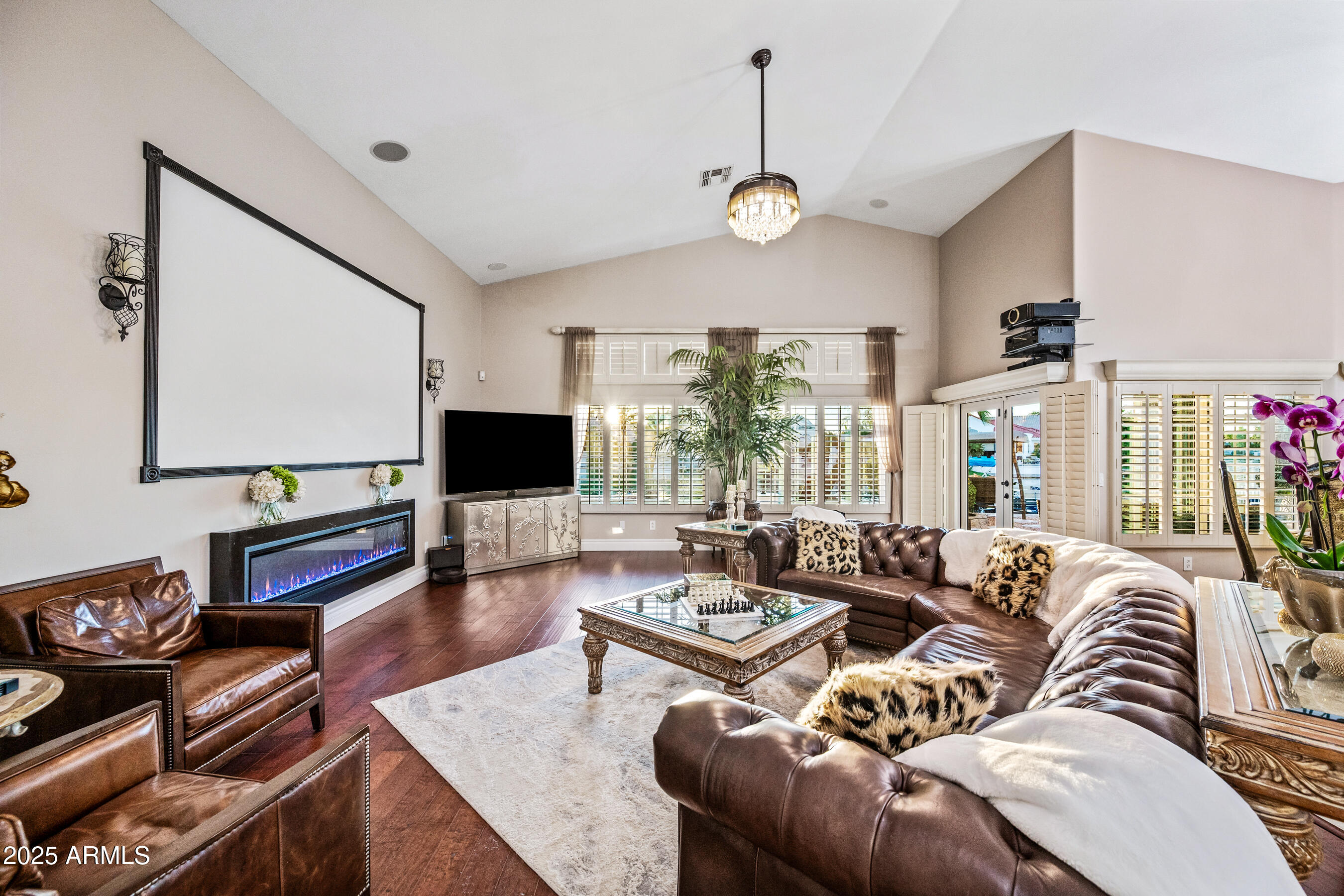 1817 East Willow Tree Circle Gilbert, AZ 85234 - Photo 5 of 133 5-1817EWTC-ocupix-IR