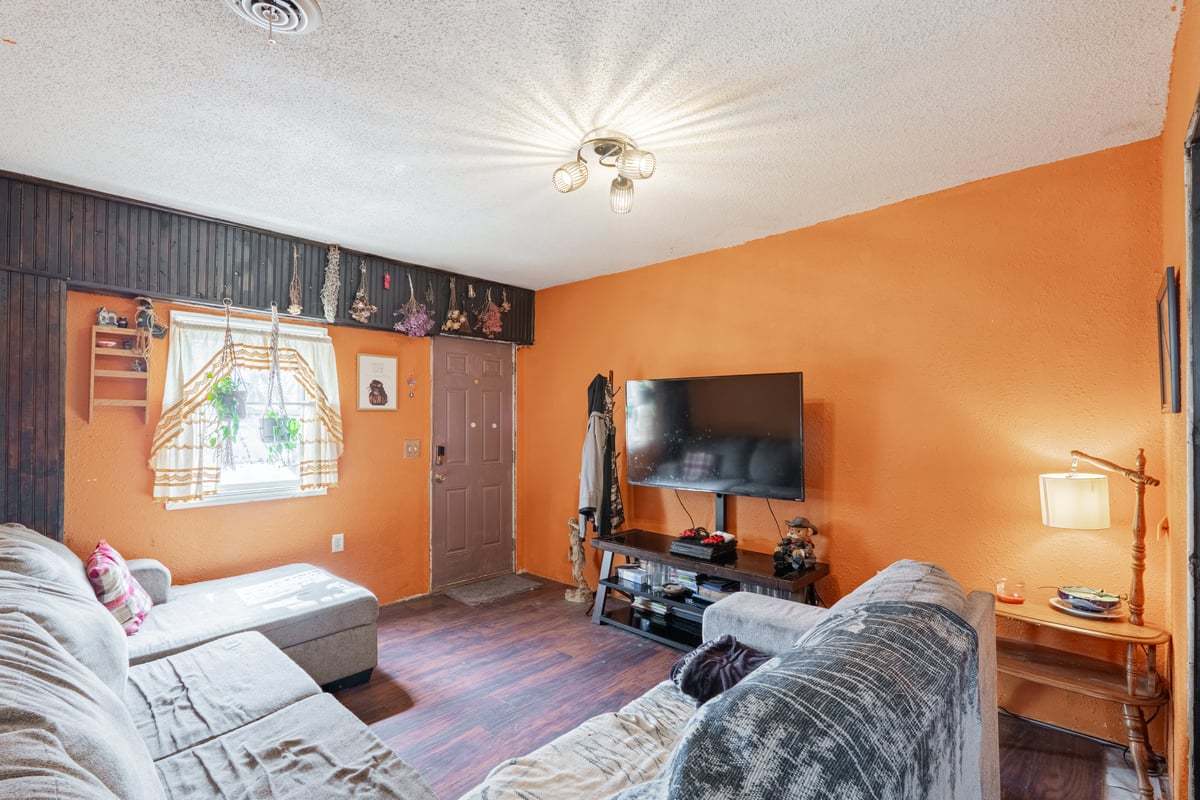 202 Jones Street Secor, IL 61771 - Photo 4 of 26