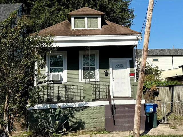$1,200 | 1413 Columbus Street, Unit B, New Orleans, LA 70116