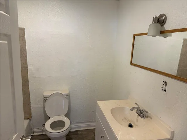 $1,200 | 1413 Columbus Street, Unit B, New Orleans, LA 70116