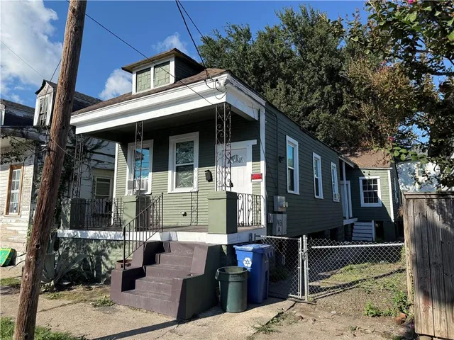 $1,200 | 1413 Columbus Street, Unit B, New Orleans, LA 70116