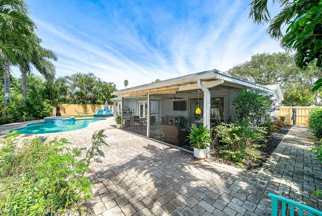 $919,800 | 777 Lagoon Drive, North Palm Beach, FL 33408