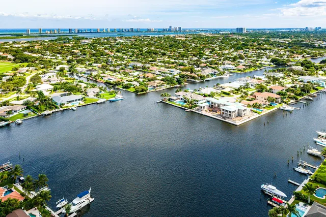 $919,800 | 777 Lagoon Drive, North Palm Beach, FL 33408