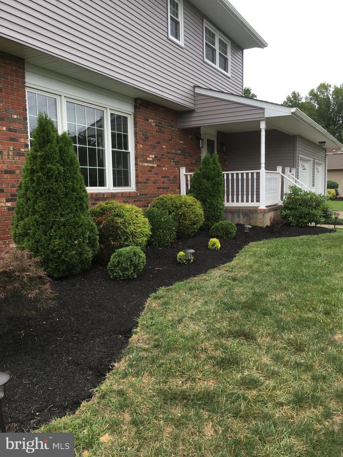 112 Albemarle Road Hamilton, NJ 08690 - Photo 35 of 36 clean low maintenance landscaping