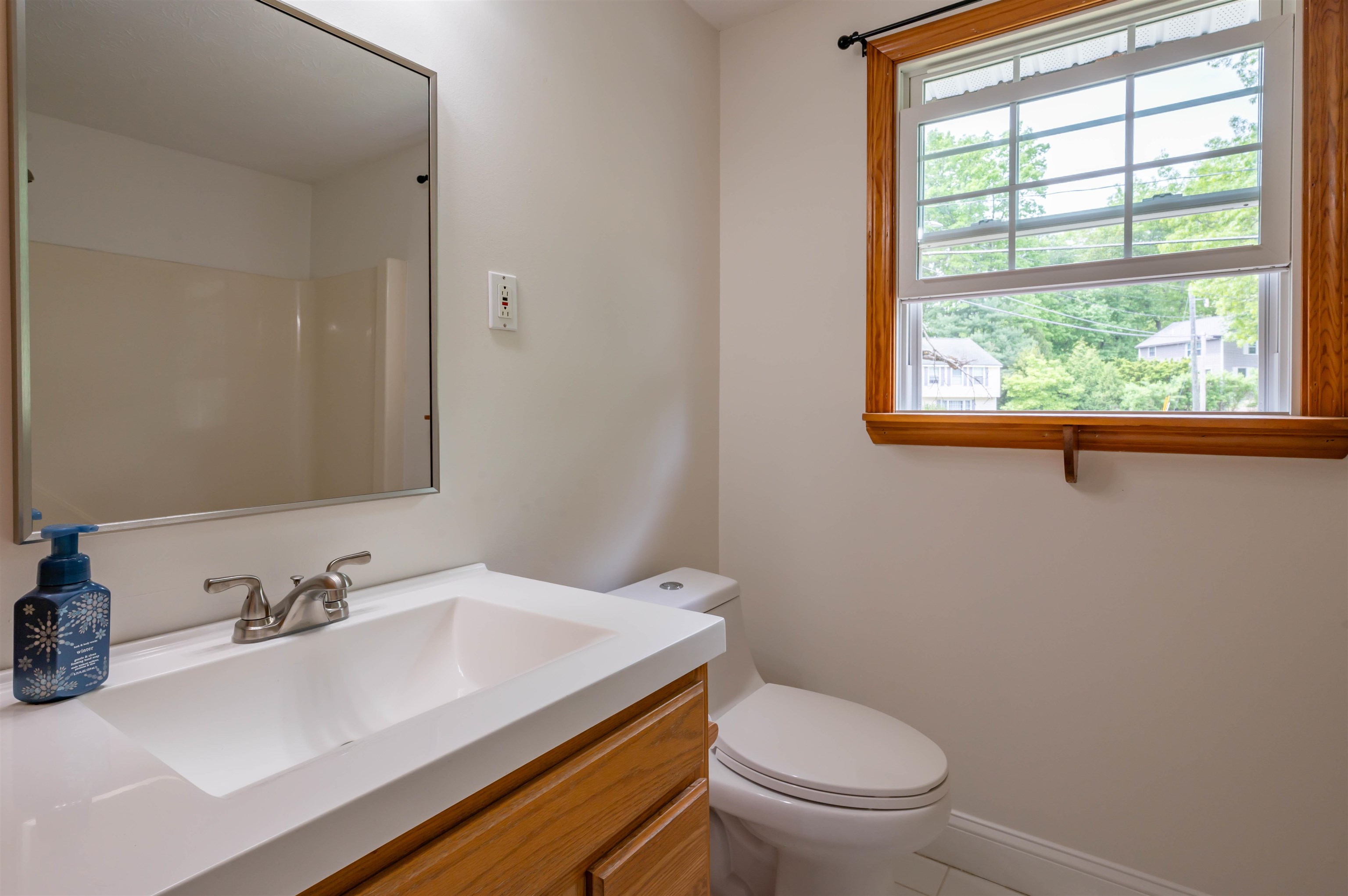 192 Searles Road Nashua, NH 03062 - Photo 19 of 46