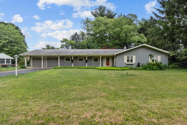 $329,900 | 1005 Sassafras Lane, Niles, MI 49120