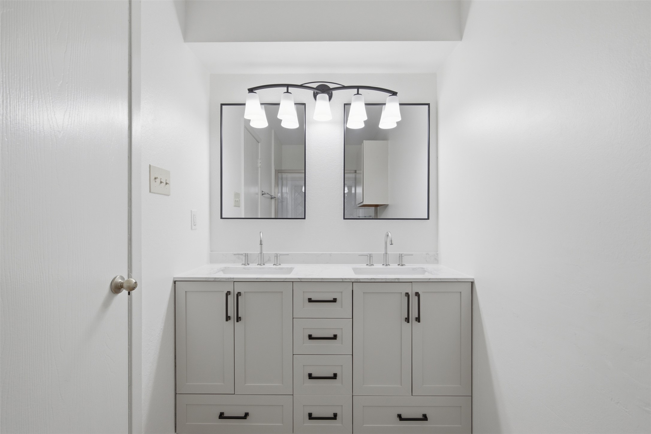 11611 Rustic Rock Drive, Unit B Austin, TX 78750 - Photo 16 of 30 Dual Vanities - Full bath #1 of 2